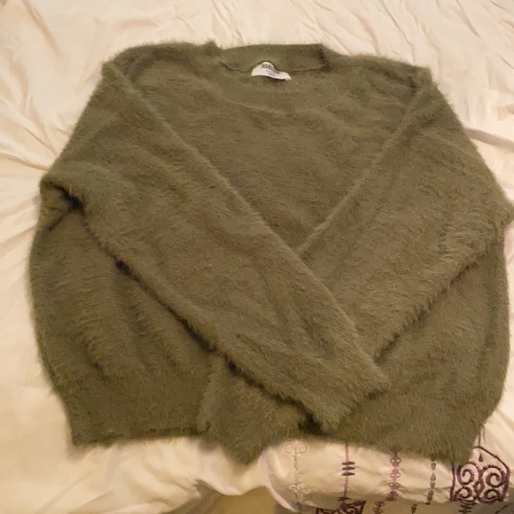 Sweater - Picture 3 of 5